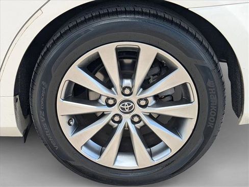 Used 2015 Toyota Camry XLE image 21