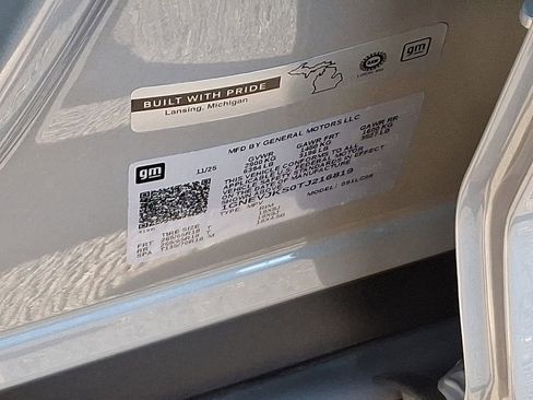 New 2026 Chevrolet Traverse Z71 w/ Driver Confidence Package image 10