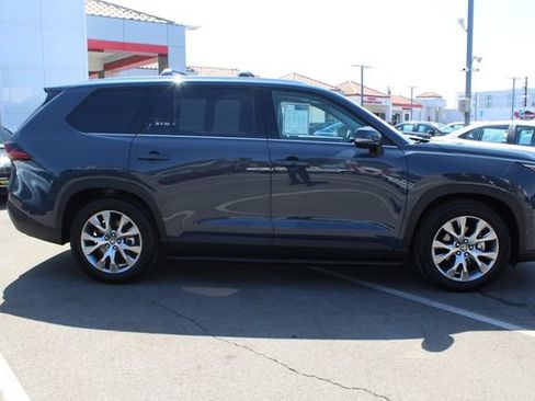 Certified 2025 Toyota Grand Highlander FWD image 18