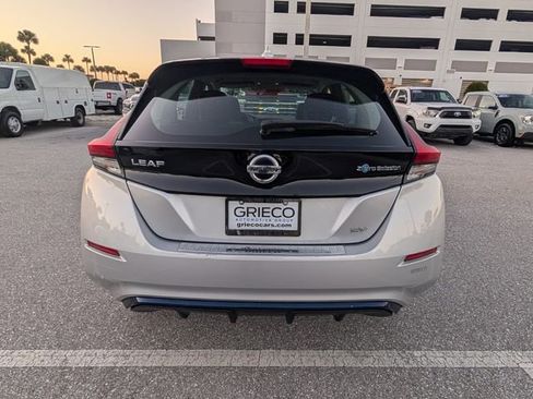 Used 2019 Nissan Leaf SV w/ SV Technology Package image 12