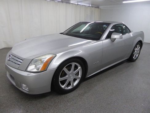 Used 2004 Cadillac XLR RWD image 11