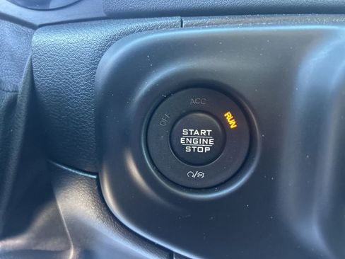 Used 2018 Jeep Wrangler Unlimited Sahara AWD/4WD image 19