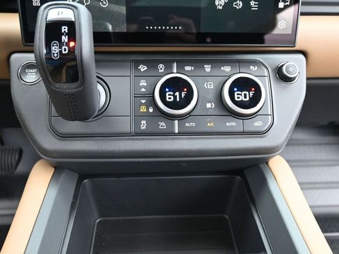 New 2026 Land Rover Defender 130 X-Dynamic SE AWD/4WD image 27