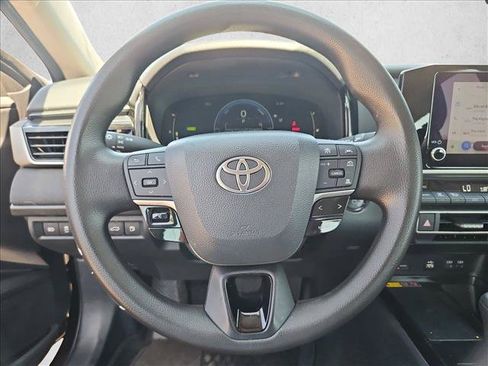 Used 2025 Toyota Camry LE FWD image 13