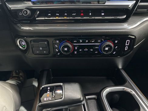 Certified 2024 Chevrolet Silverado 1500 High Country image 40