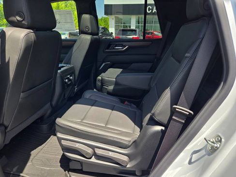 New 2026 GMC Yukon Denali w/ Sun & Power Step Package AWD/4WD image 32