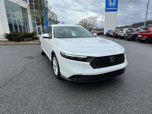 New 2025 Honda Accord LX image 2