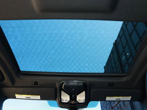 Used 2017 BMW 540i xDrive image 28