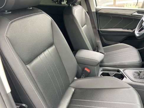 Used 2024 Volkswagen Tiguan SE FWD image 23