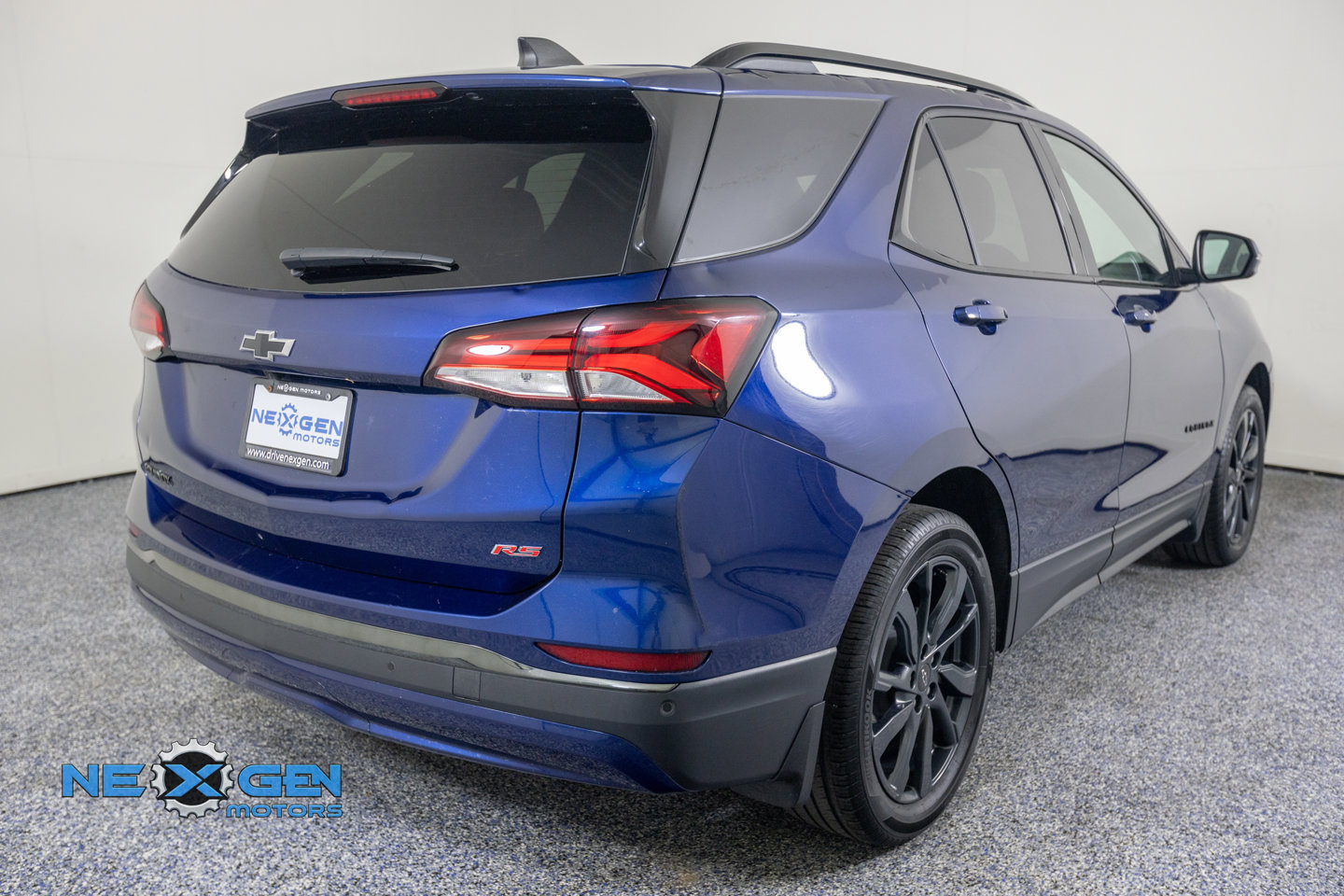 Used 2022 Chevrolet Equinox RS w/ LPO, Floor Liner Package FWD image 8