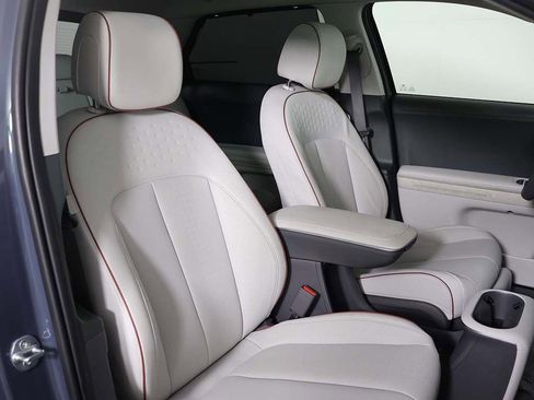 Used 2024 Hyundai Ioniq 5 Limited image 32