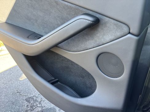 Used 2023 Tesla Model Y Long Range image 35