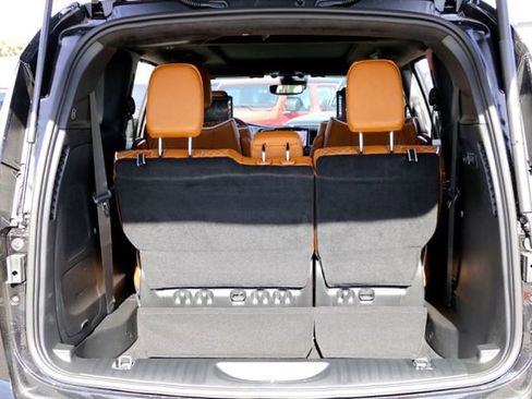 New 2026 Chrysler Pacifica Pinnacle image 25