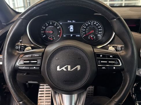 Used 2023 Kia Stinger GT2 image 4