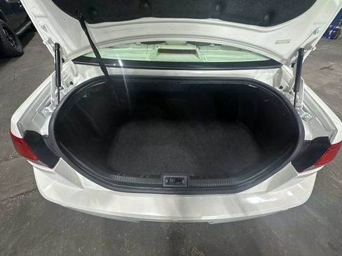 Used 2012 Lincoln MKZ FWD image 25