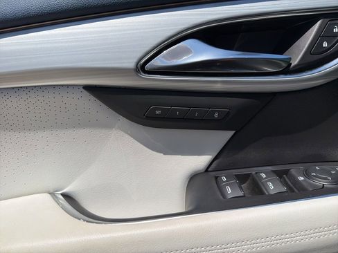 Used 2024 Buick Envision Avenir AWD/4WD image 48