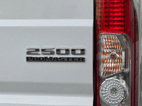 Used 2025 RAM ProMaster 2500 w/ Convenience Group image 25