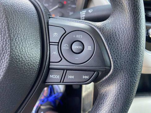 Used 2025 Toyota Corolla LE FWD image 31