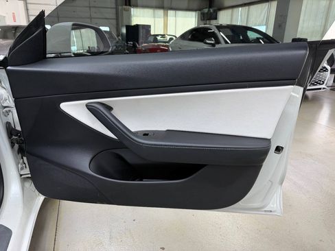 Used 2018 Tesla Model 3 Long Range AWD/4WD image 16