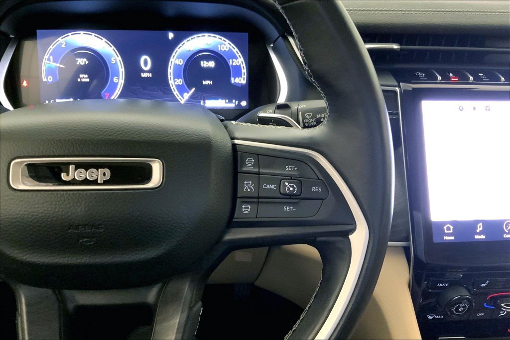 Used 2022 Jeep Grand Cherokee L Limited AWD/4WD image 19