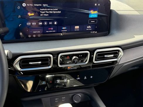 New 2026 Nissan Sentra SV FWD image 18