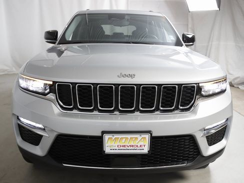 Used 2022 Jeep Grand Cherokee Limited image 25