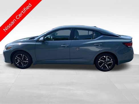 Used 2025 Nissan Sentra SV FWD image 2
