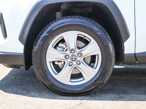 Used 2025 Toyota RAV4 XLE FWD image 11