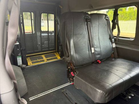 Used 2011 Chevrolet Express 3500 LS image 22