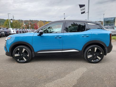 Used 2025 Nissan Kicks SR w/ Illumination Package image 21