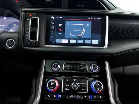 Used 2022 GMC Yukon XL Denali AWD/4WD image 27