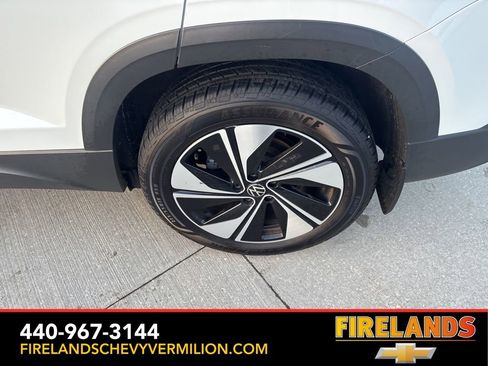 Used 2025 Volkswagen Taos SE image 49