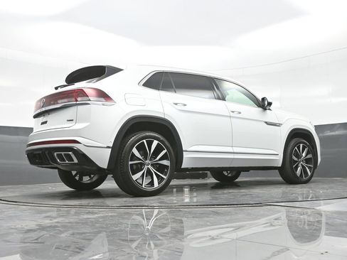 Used 2025 Volkswagen Atlas Cross Sport SEL Premium R-Line image 21