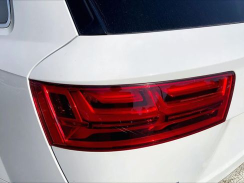 Used 2017 Audi Q7 2.0T Premium Plus w/ Premium Plus Package AWD/4WD image 29