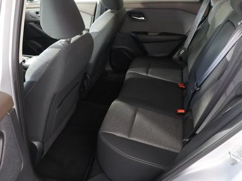 Used 2022 Nissan Rogue SV AWD/4WD image 19