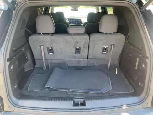 Used 2024 Chevrolet Traverse LT AWD/4WD image 6