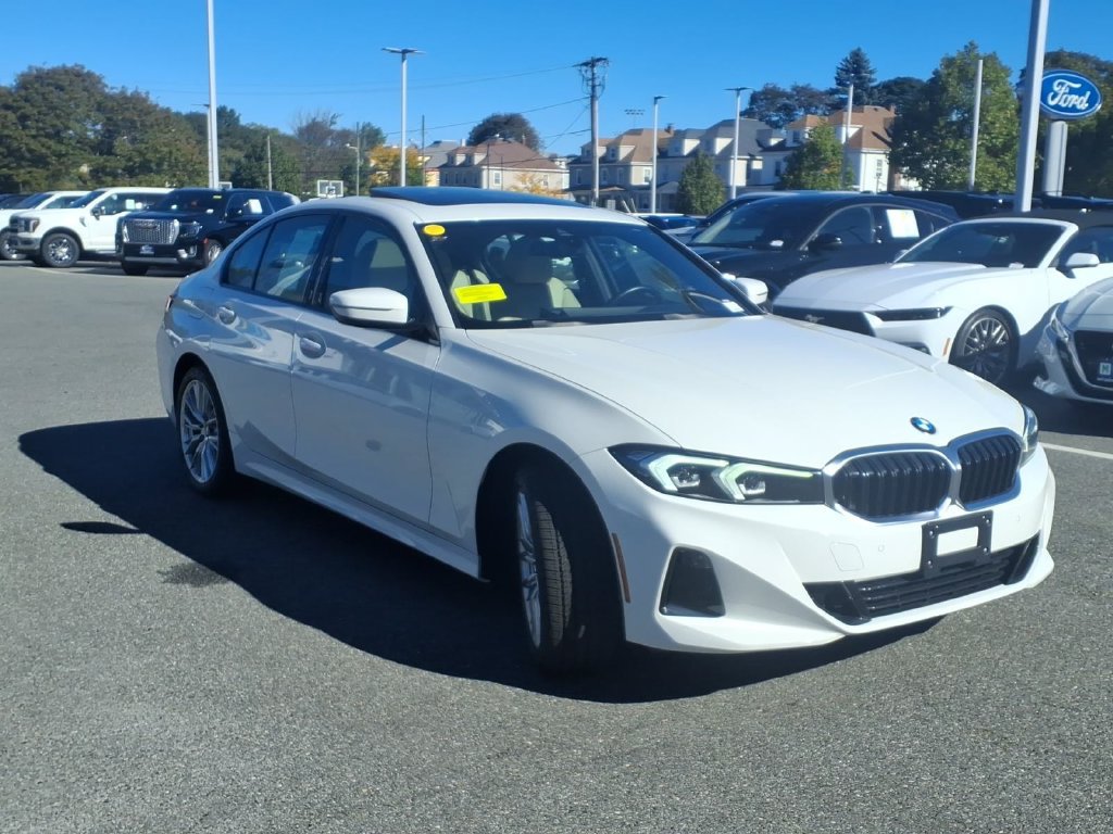 Used 2023 BMW 330i xDrive Sedan w/ Driving Assistance Package AWD/4WD image 4