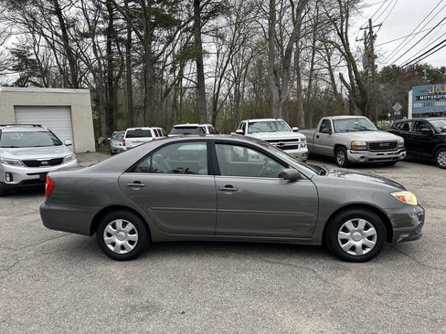 Used 2004 Toyota Camry LE FWD image 12