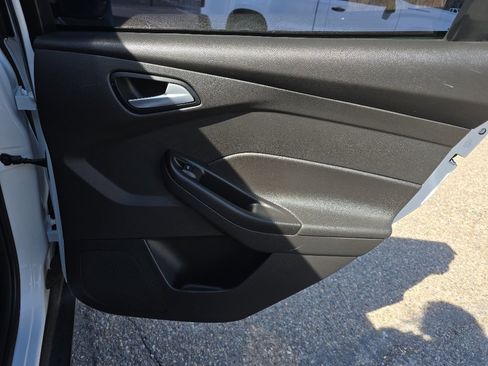 Used 2018 Ford Focus SE image 26