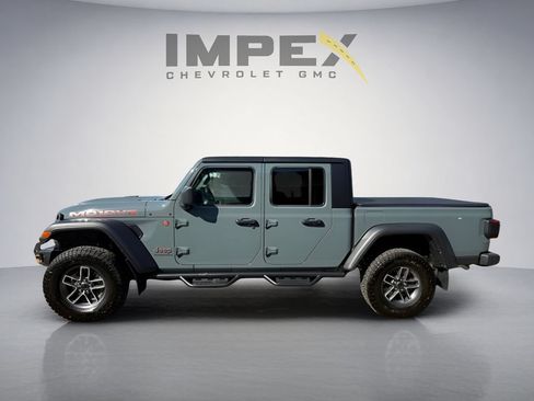 Used 2025 Jeep Gladiator Mojave w/ Convenience Group AWD/4WD image 2