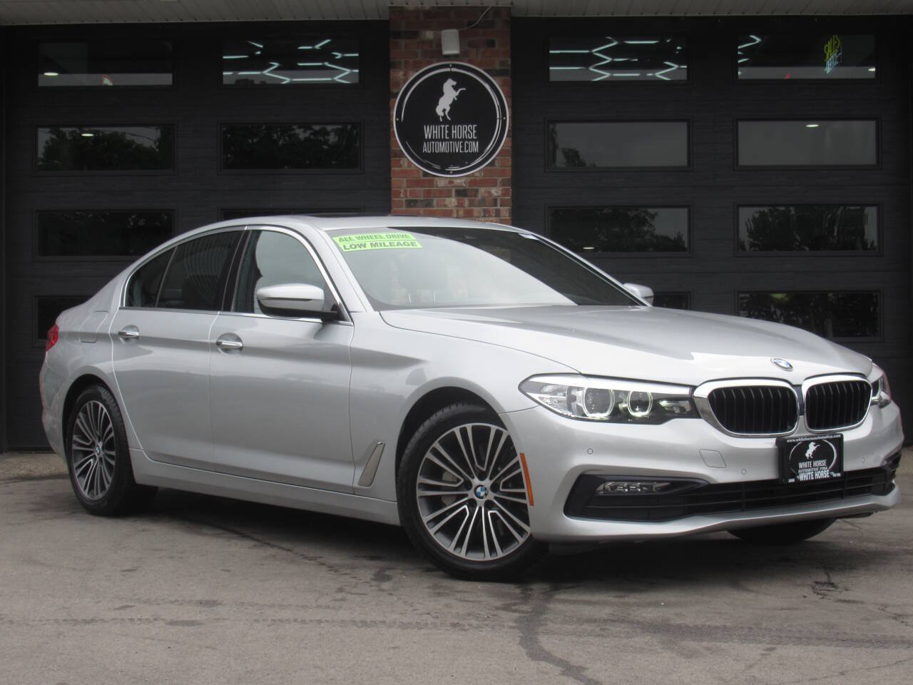 Used 2018 BMW 530i xDrive w/ Premium Package AWD/4WD image 2