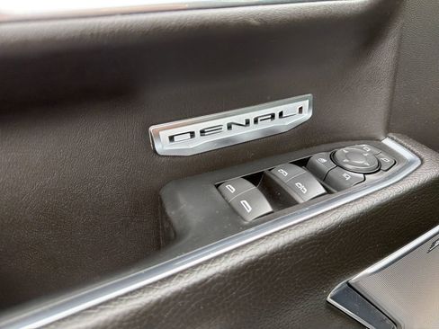 Used 2024 GMC Sierra 1500 Denali AWD/4WD image 18