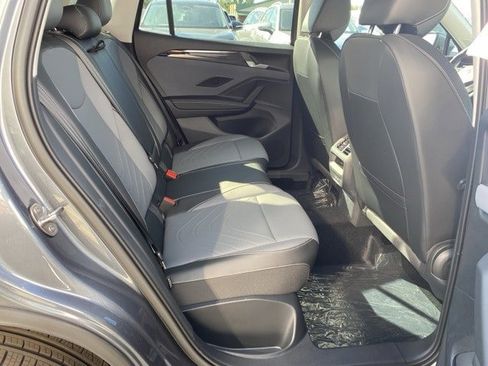 New 2025 Volkswagen Tiguan SE image 52