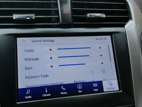 Used 2019 Ford Fusion SE FWD image 19