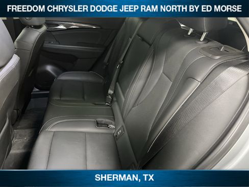 Used 2023 Buick Envision Essence image 8