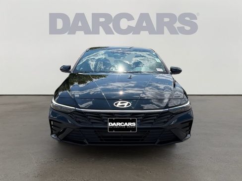 Used 2025 Hyundai Elantra Sport FWD image 2