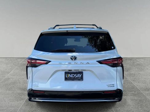 Used 2022 Toyota Sienna Limited AWD/4WD image 11