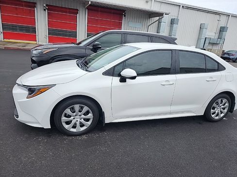 Used 2026 Toyota Corolla LE FWD image 9