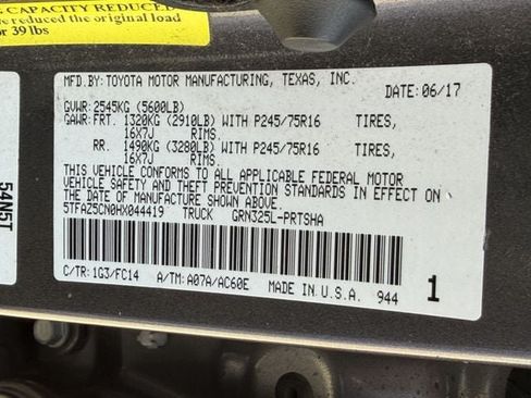 Used 2017 Toyota Tacoma SR5 w/ Tow Package RWD image 27