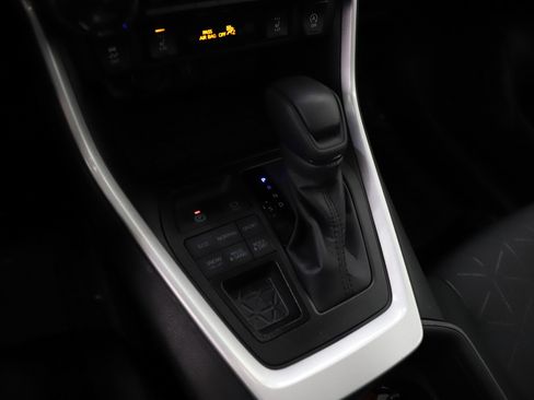 Used 2025 Toyota RAV4 XLE w/ Convenience Package image 21